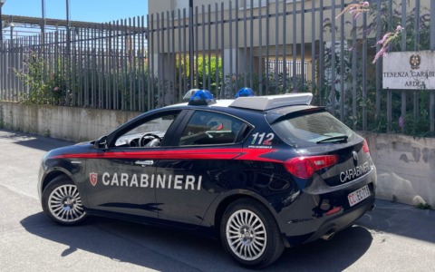 Furti a Municipio e negozio, denunciato un 25enne a Borgosesia