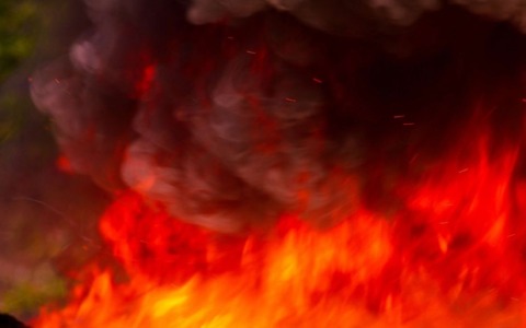 Incendi in Valsesia, proseguono le operazioni di contenimento