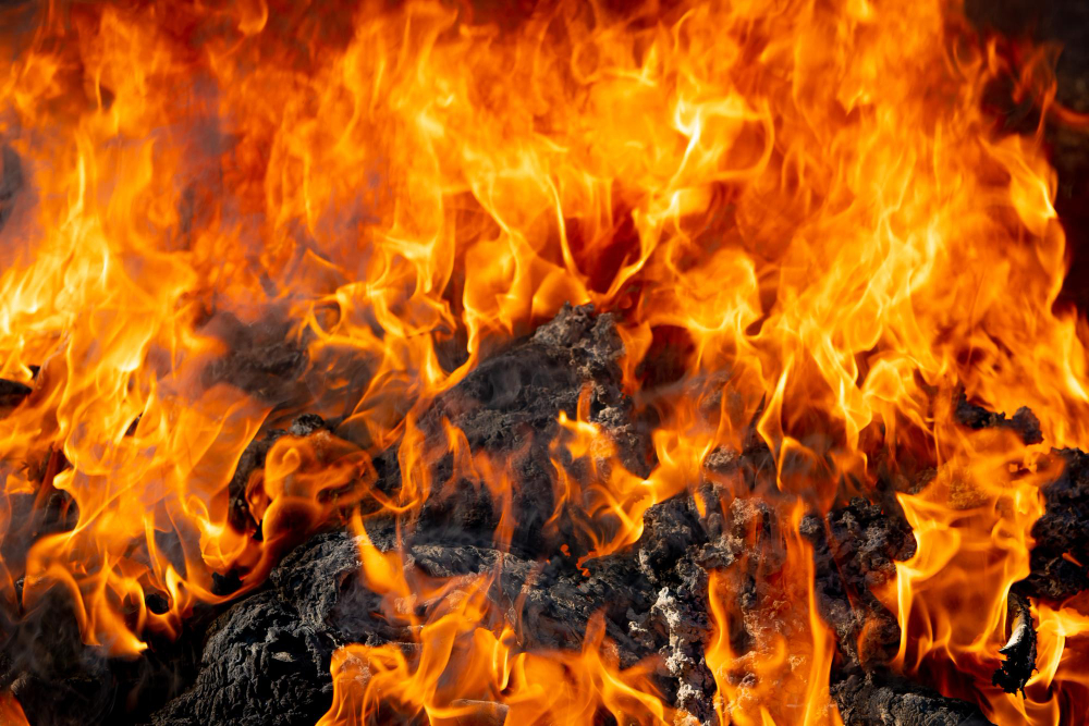 La pioggia rallenta gli incendi in Valsesia