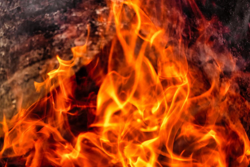 Incendi in Valsesia: la situazione resta critica ma sotto controllo