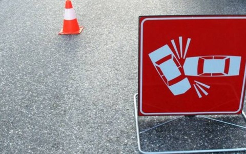 Scontro tra furgone e auto, muore il conducente