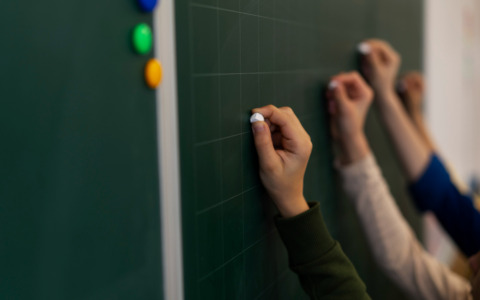 A Vercelli si torna in classe: «Buon anno ragazzi»